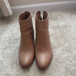 Nisolo Dari Boot in Almond